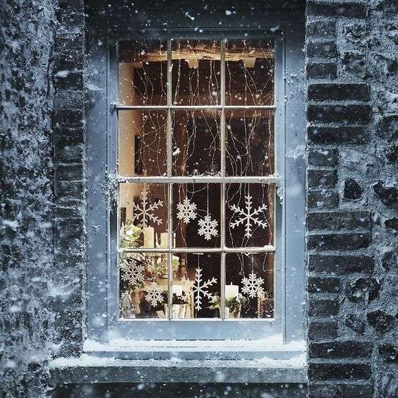 Ventana con copos de nieve